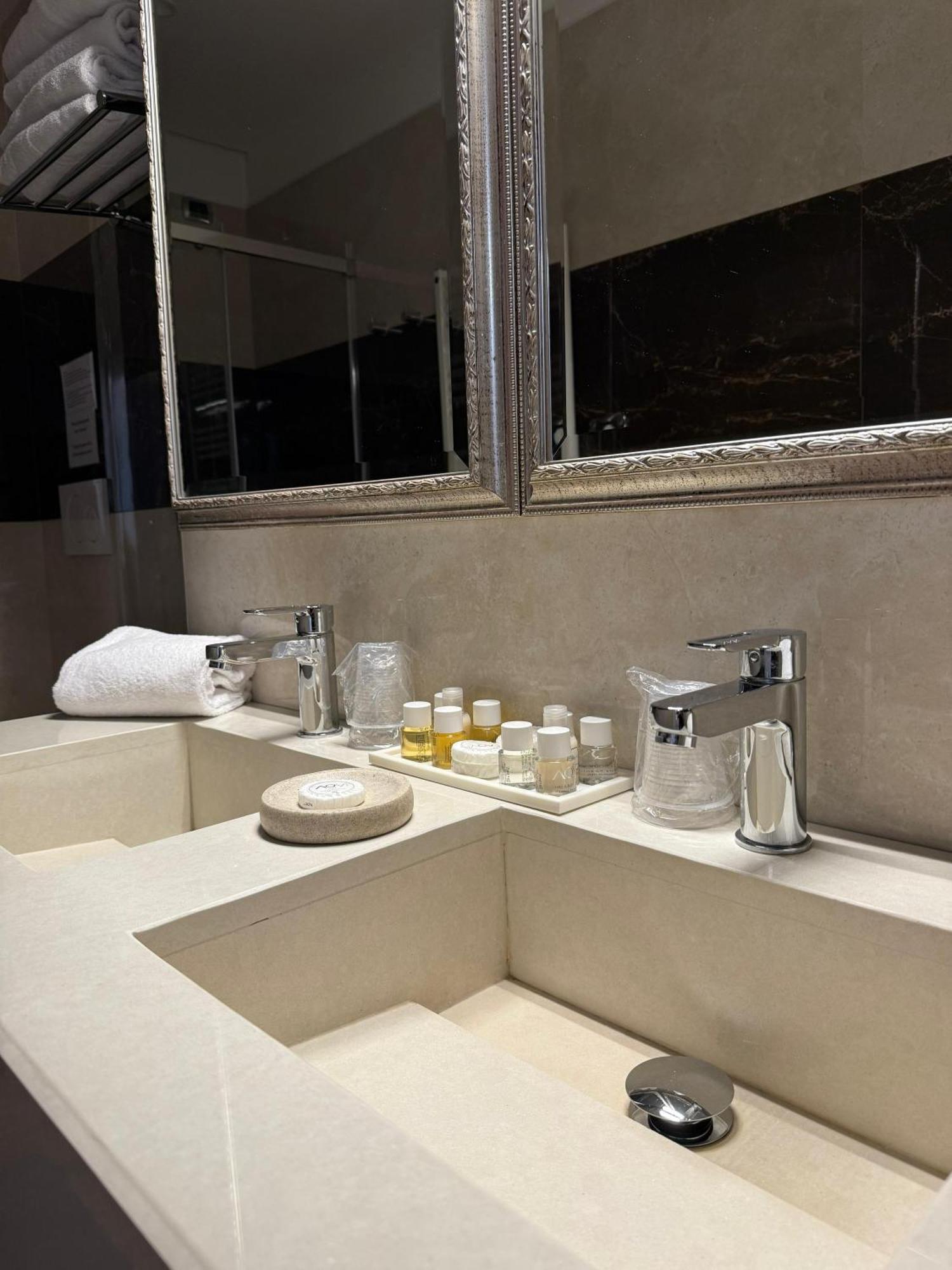 I Tre Moschettieri - D'Artagnan Bed & Breakfast Rome Bagian luar foto